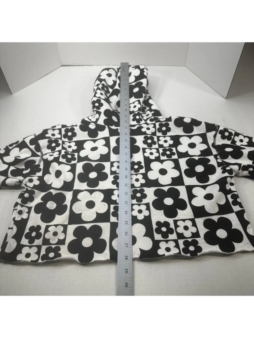 Wild Fable Women's Size Small Hoodie Cropped Black White Floral Squares New - Picture 14 of 14